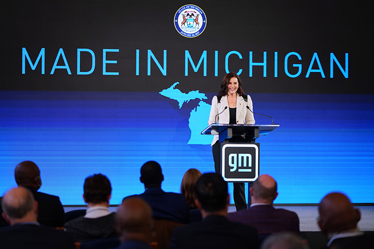 whitmergmannouncement750 (1).jpg